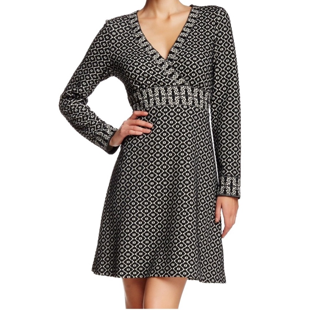 Max Studio EUC V Neck Geometric Patterned Stretch Dress